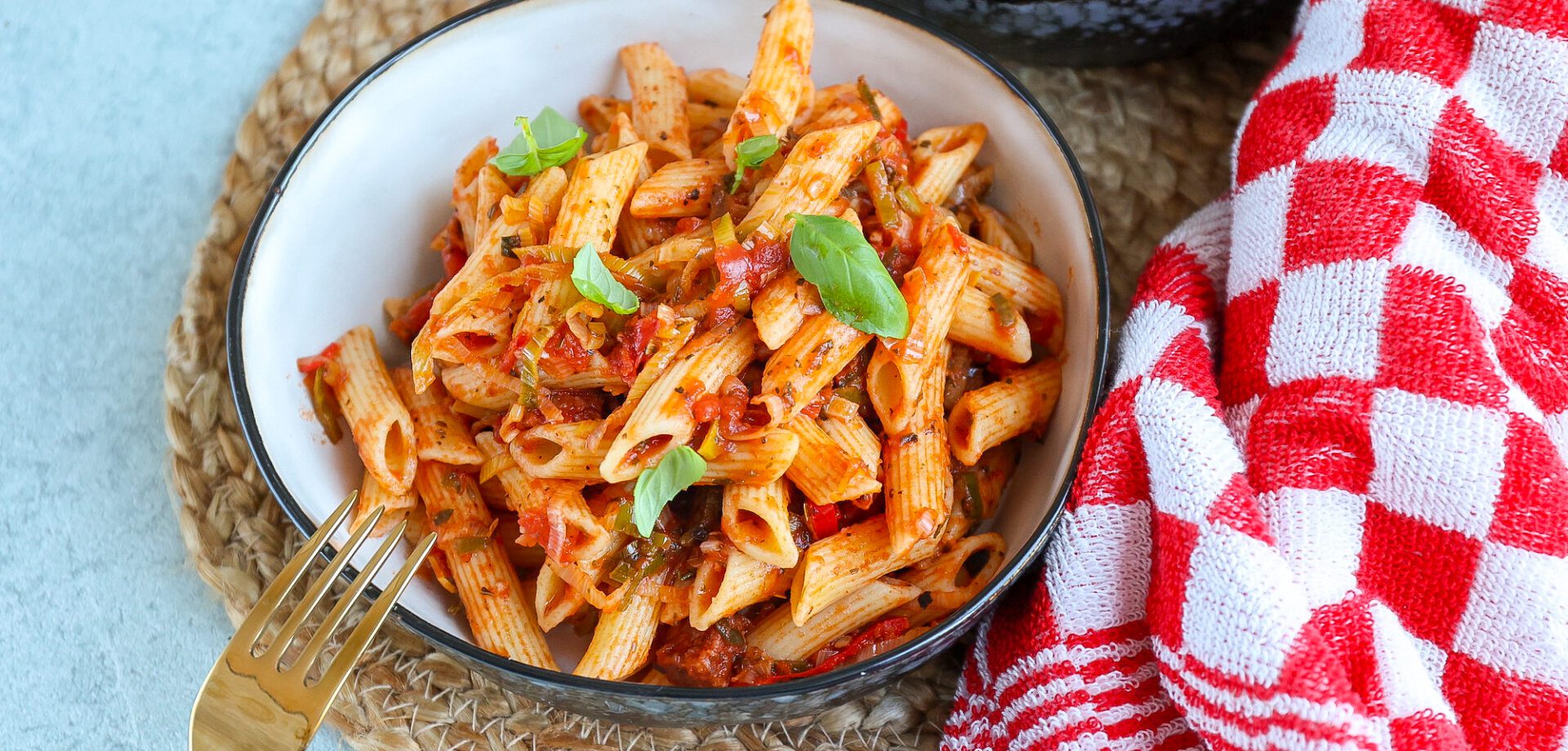 pasta met tomatensaus en chorizo