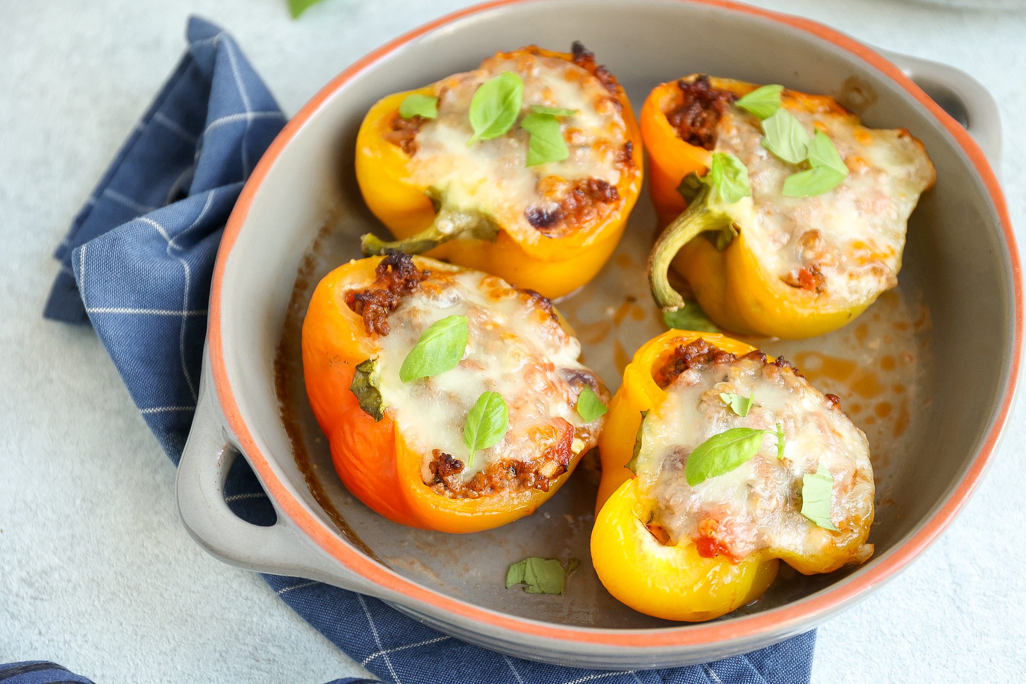 Italiaanse gevulde paprika met gehakt | Lekker en Simpel