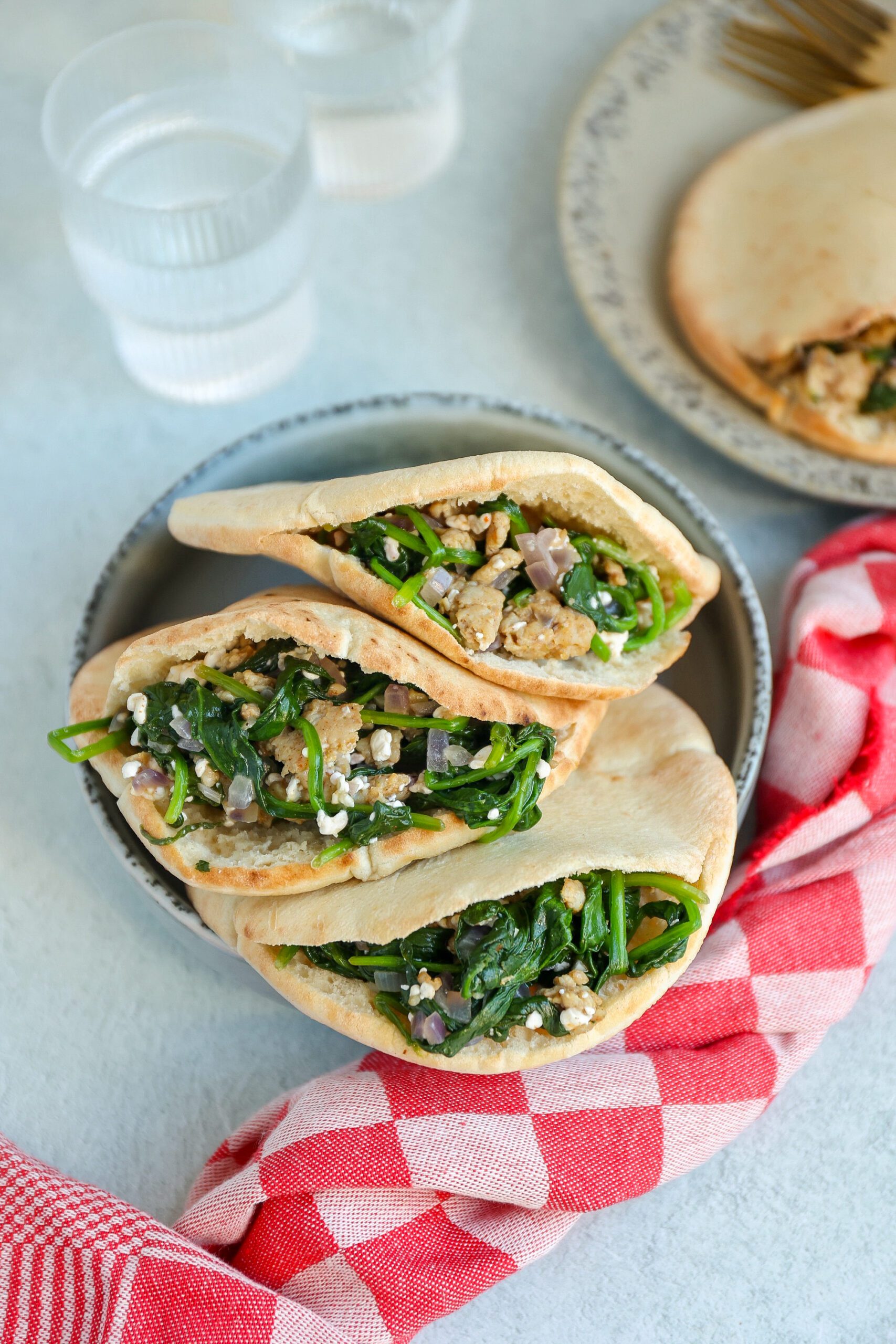 pita met kip, spinazie en cottage cheese