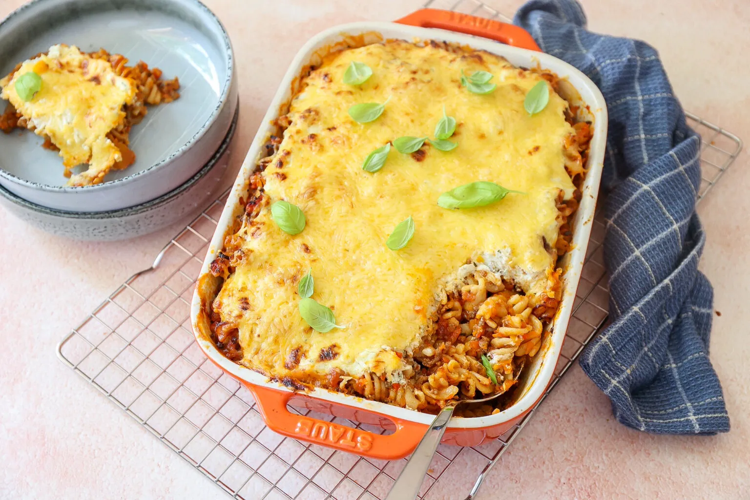 Bolognese ovenschotel met kruidenroomkaas Lekker en Simpel