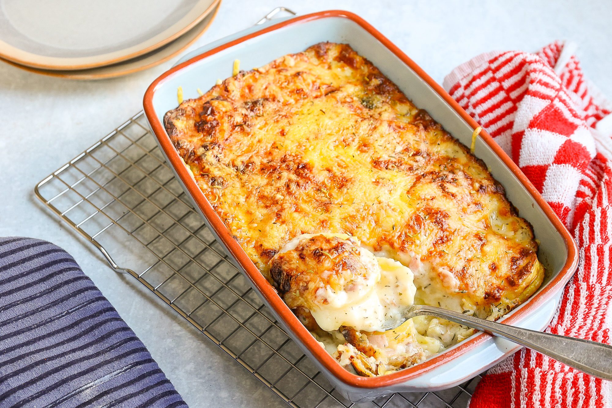 aardappelschotel met ham en kaas