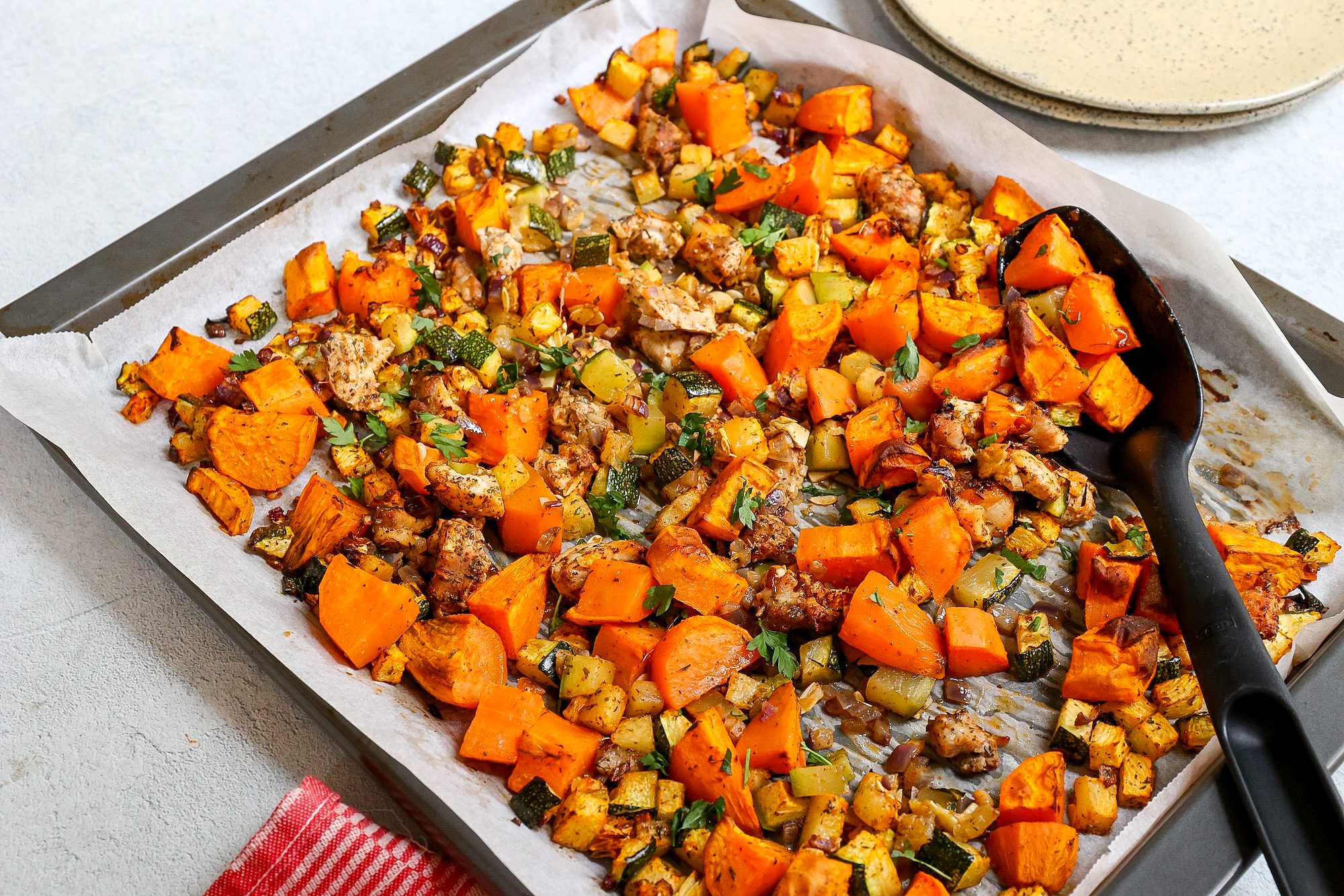 traybake met zoete aardappel en kip