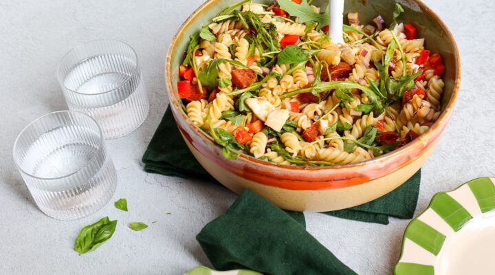 Pastasalade met chorizo en paprika